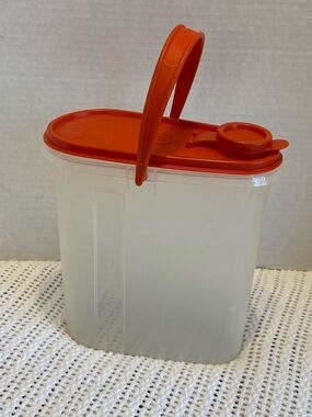 vintage Tupperware Beverage Buddy pitcher 2 quarts Like New Red Top